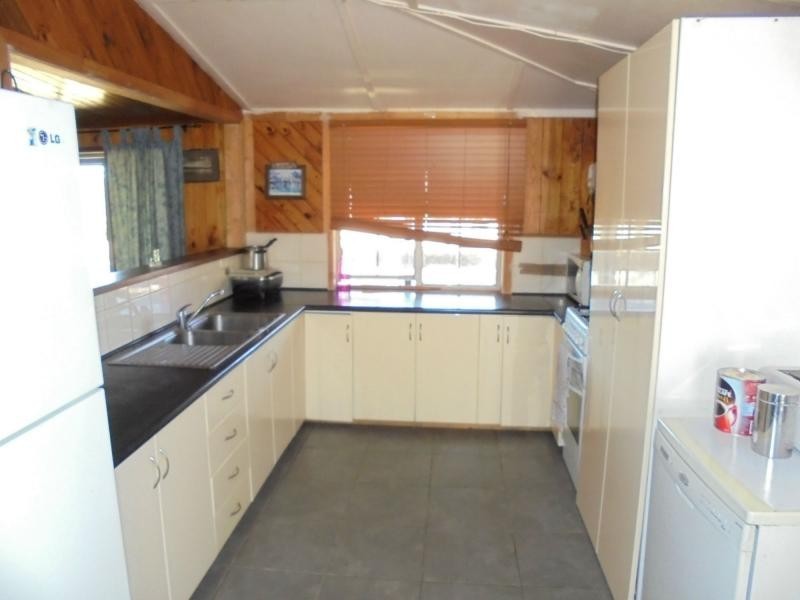 18 Vallah Road, Stanthorpe QLD 4380