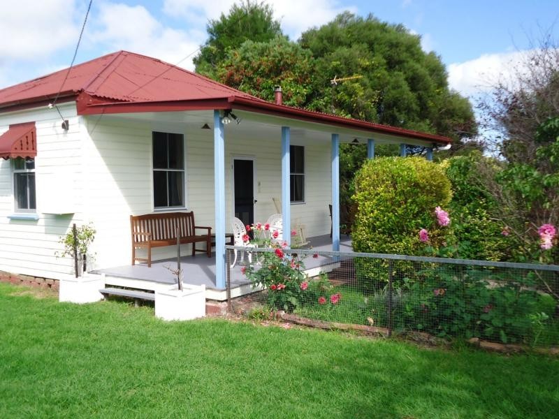 15 Foster Street, Glen Aplin, Stanthorpe QLD 4380