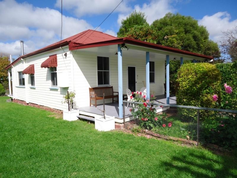 15 Foster Street, Glen Aplin, Stanthorpe QLD 4380