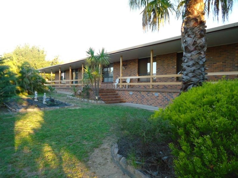 52 Tunnel Road, Dalveen, Stanthorpe QLD 4380