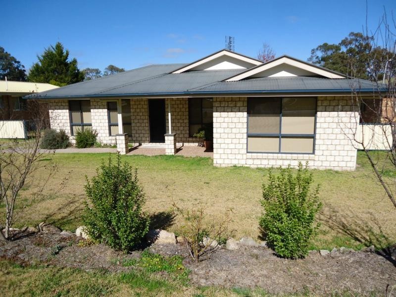 49 Hoult Street, Stanthorpe QLD 4380