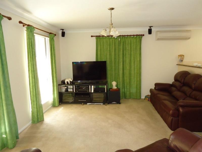 49 Hoult Street, Stanthorpe QLD 4380