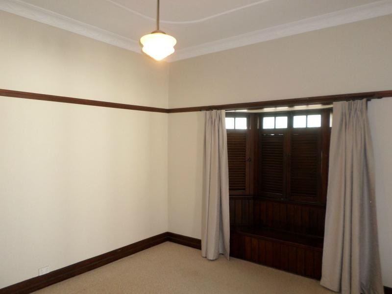 12 Marlborough Street, Sherwood QLD 4075