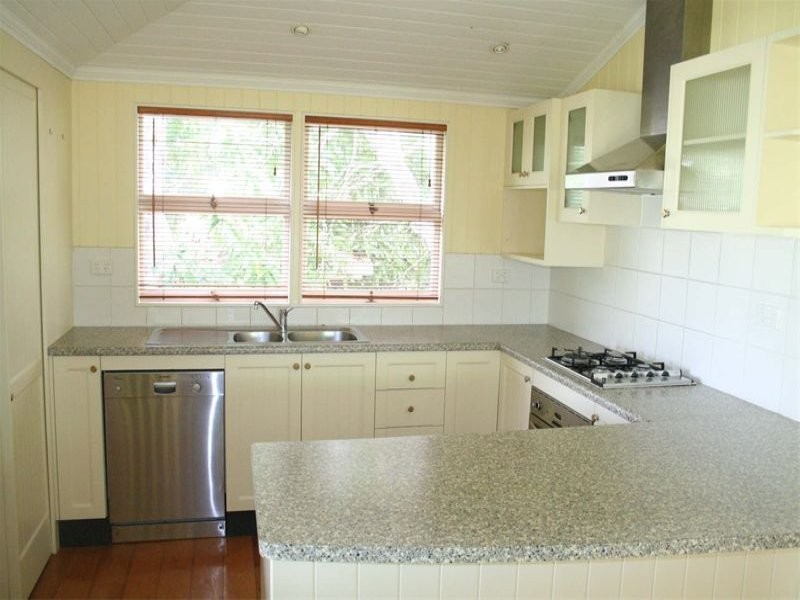 9 Douglas Street, Sherwood QLD 4075