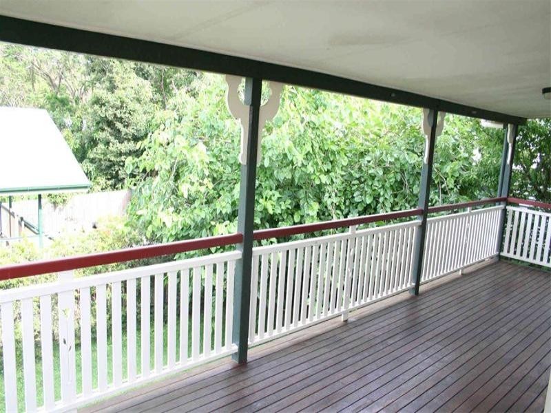9 Douglas Street, Sherwood QLD 4075