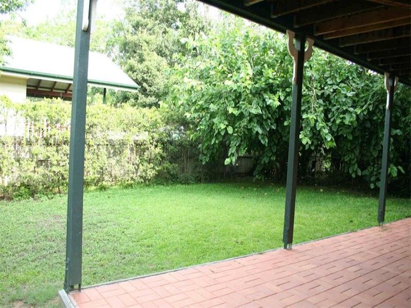 9 Douglas Street, Sherwood QLD 4075
