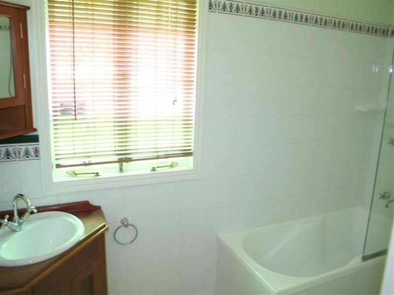 9 Douglas Street, Sherwood QLD 4075