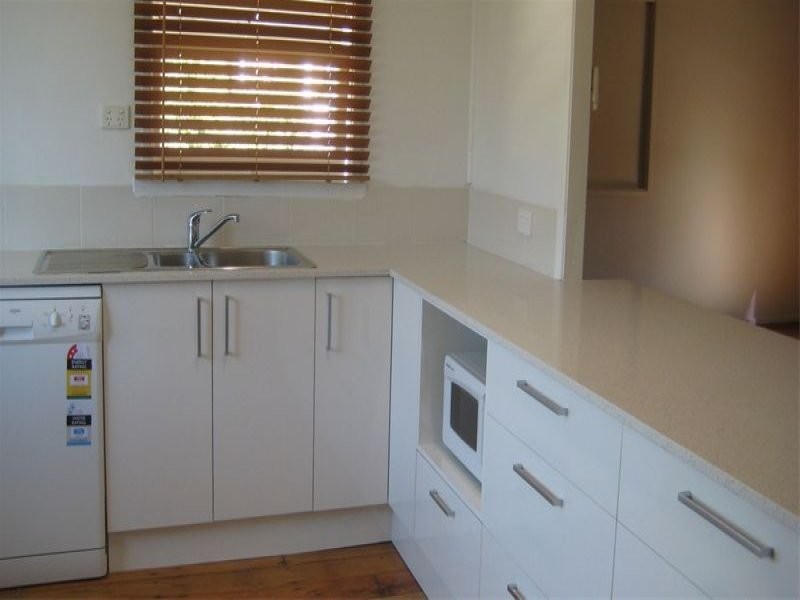 Oxley QLD 4075