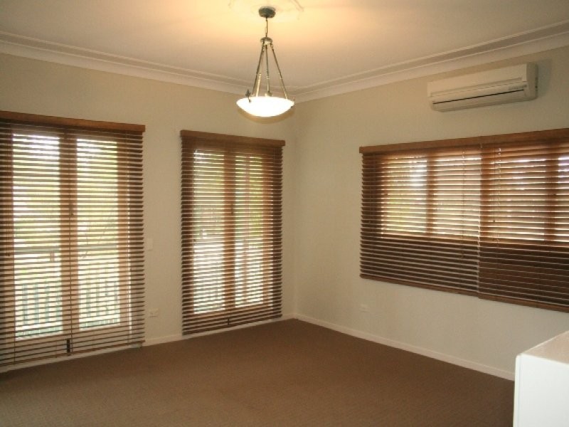 56 William Terrace, Oxley QLD 4075