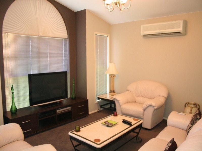 Seventeen Mile Rocks QLD 4073