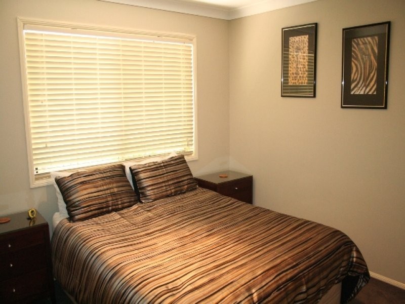 Seventeen Mile Rocks QLD 4073