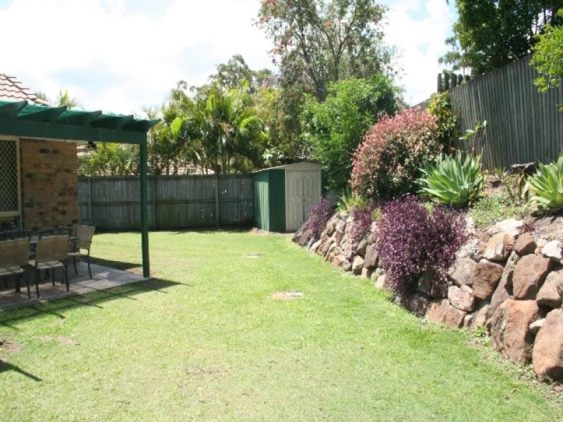 Seventeen Mile Rocks QLD 4073