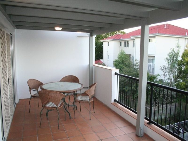 Unit 28/32 Lissner Street, Toowong QLD 4066