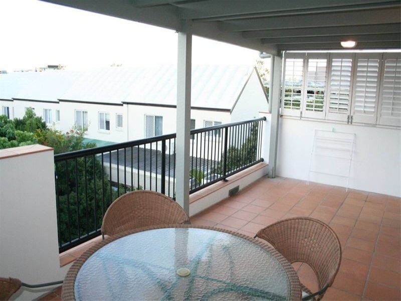 Unit 28/32 Lissner Street, Toowong QLD 4066