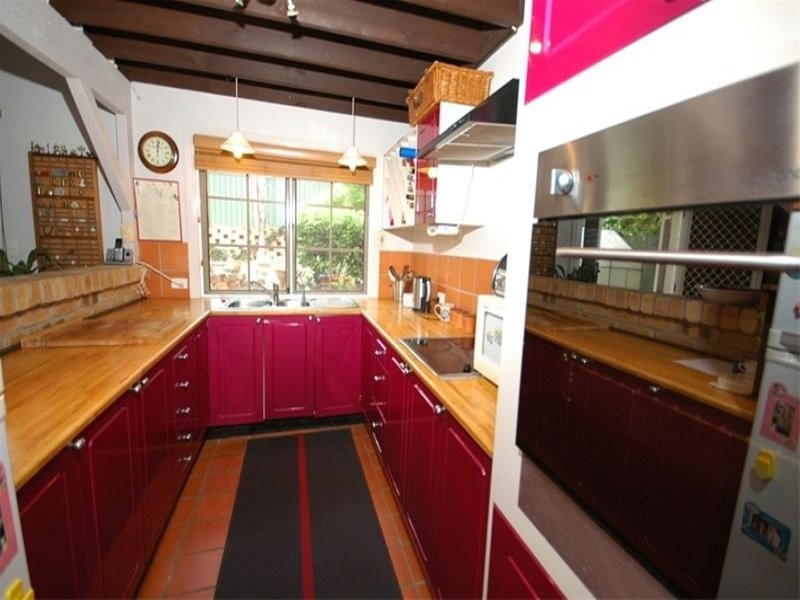 Seventeen Mile Rocks QLD 4073