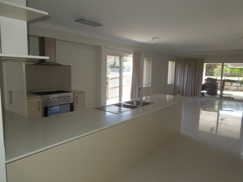 4B Prestwick Street, Oxley QLD 4075