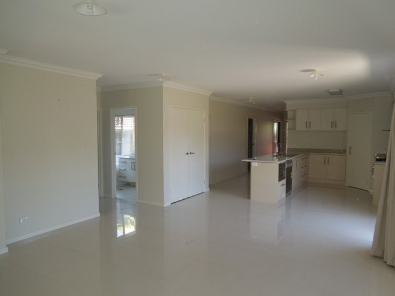 4B Prestwick Street, Oxley QLD 4075