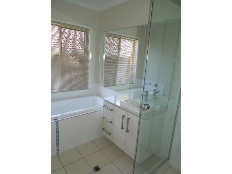 4B Prestwick Street, Oxley QLD 4075