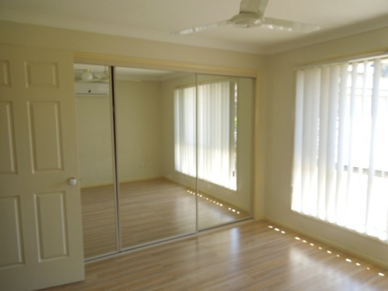 48 Gleneagles Crescent, Oxley QLD 4075