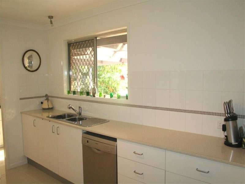 Oxley QLD 4075