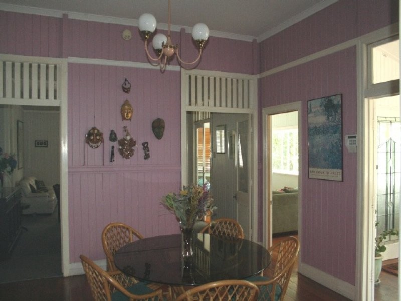 31 Dennis Street, Indooroopilly QLD 4068