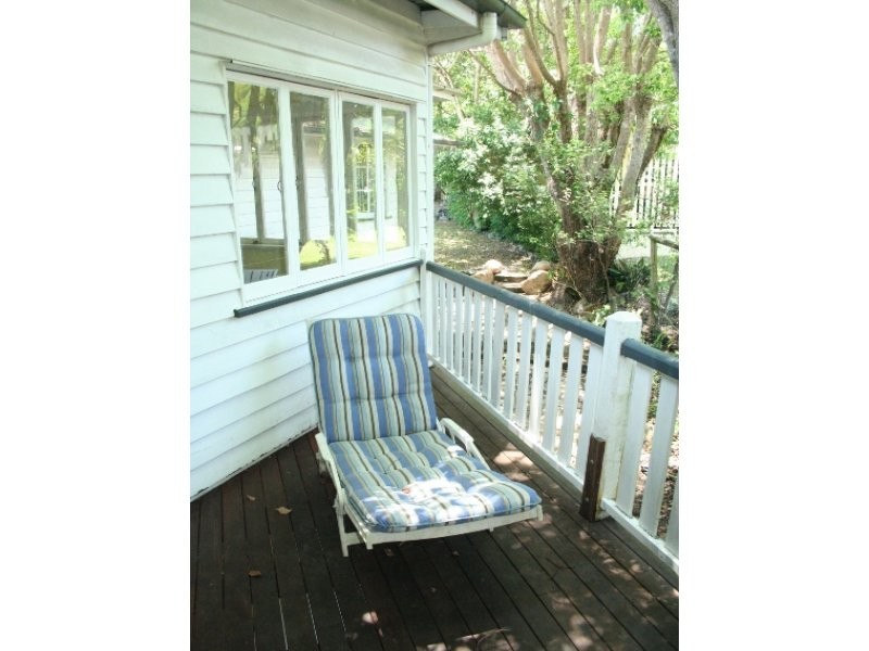 31 Dennis Street, Indooroopilly QLD 4068