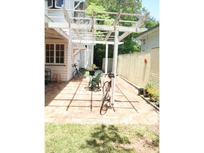 31 Dennis Street, Indooroopilly QLD 4068