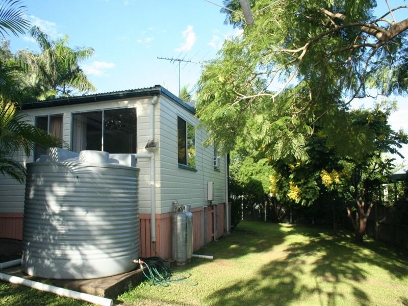 Oxley QLD 4075