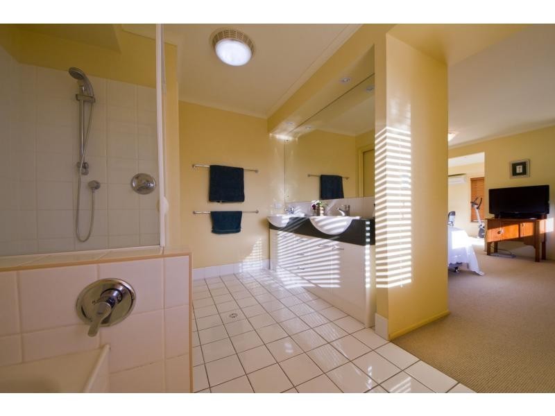 Fig Tree Pocket QLD 4069