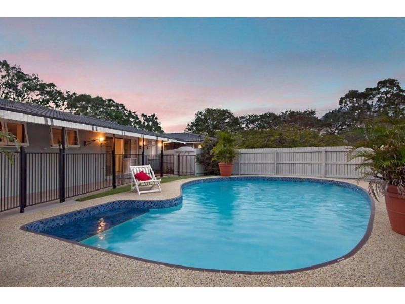 Oxley QLD 4075
