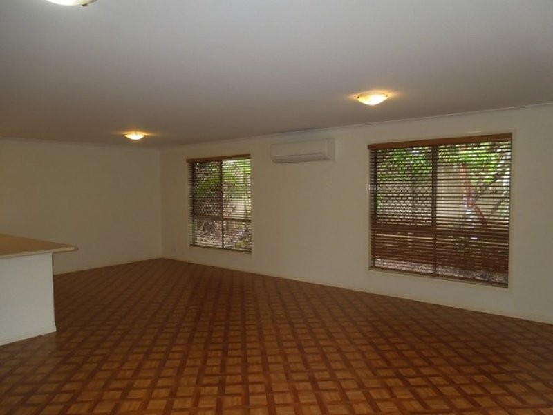 Oxley QLD 4075
