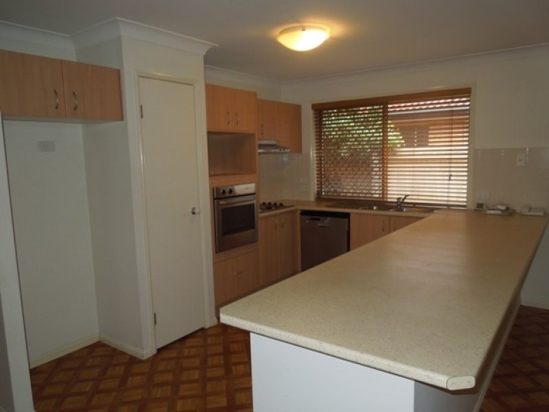 Oxley QLD 4075