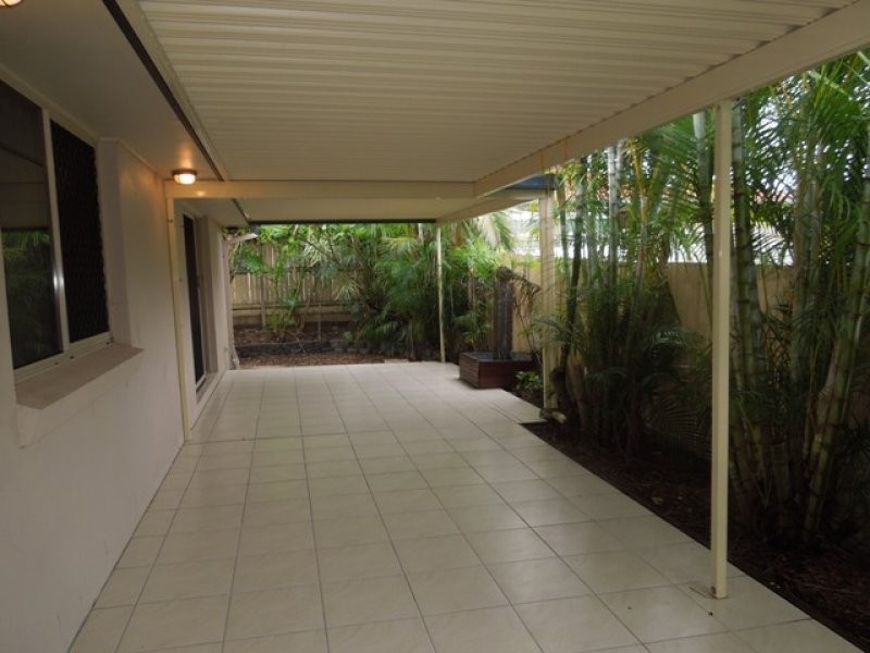 Oxley QLD 4075
