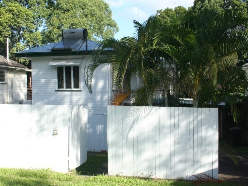Oxley QLD 4075