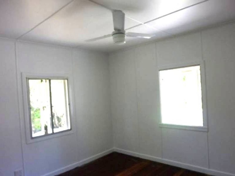 Oxley QLD 4075