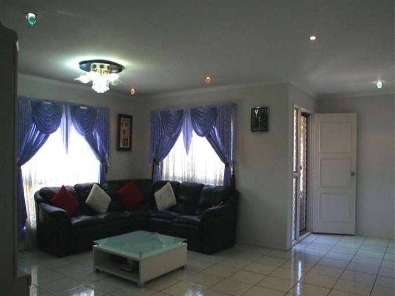 Durack QLD 4077