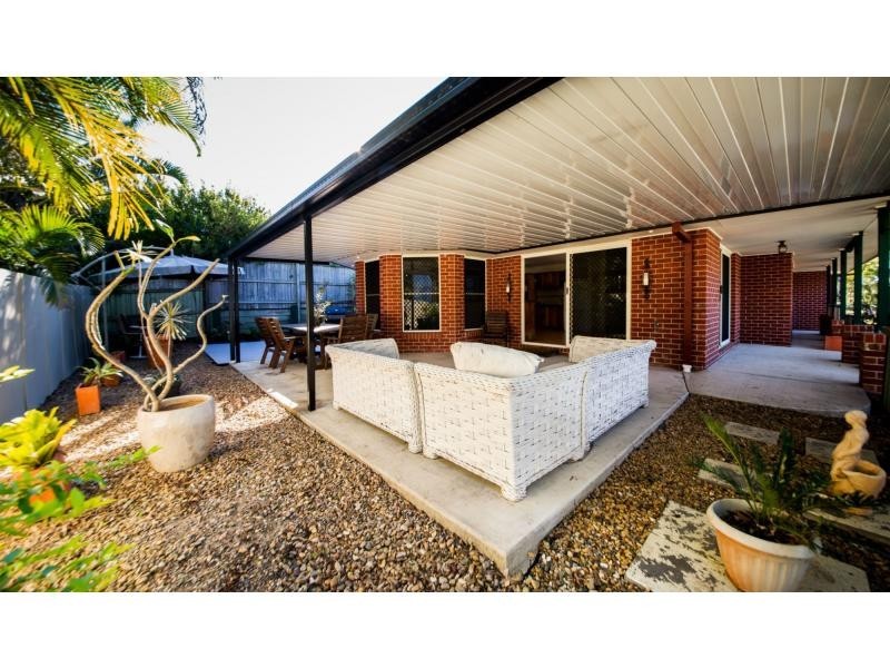 2 Paterson Place, Forest Lake QLD 4078