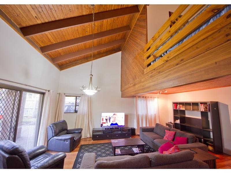 38 Deniven Street, Corinda QLD 4075