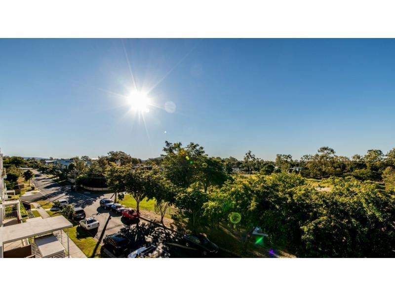 20/327 Verney Road East, Graceville QLD 4075