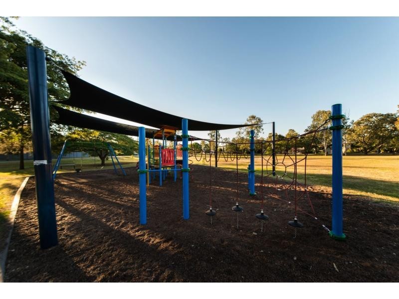 20/327 Verney Road East, Graceville QLD 4075