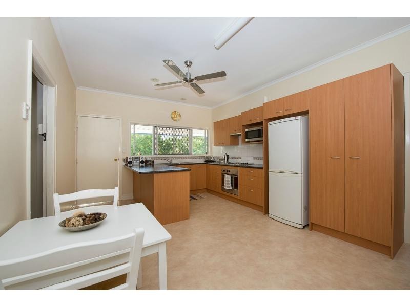 26 Davies Street, Oxley QLD 4075