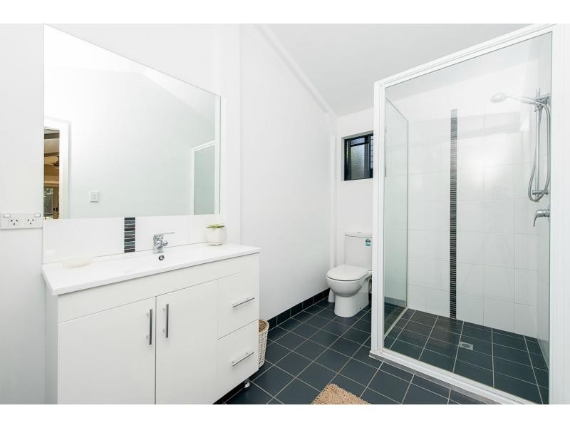 26 Davies Street, Oxley QLD 4075