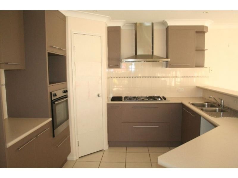 42 Hazlehead Place, Oxley QLD 4075