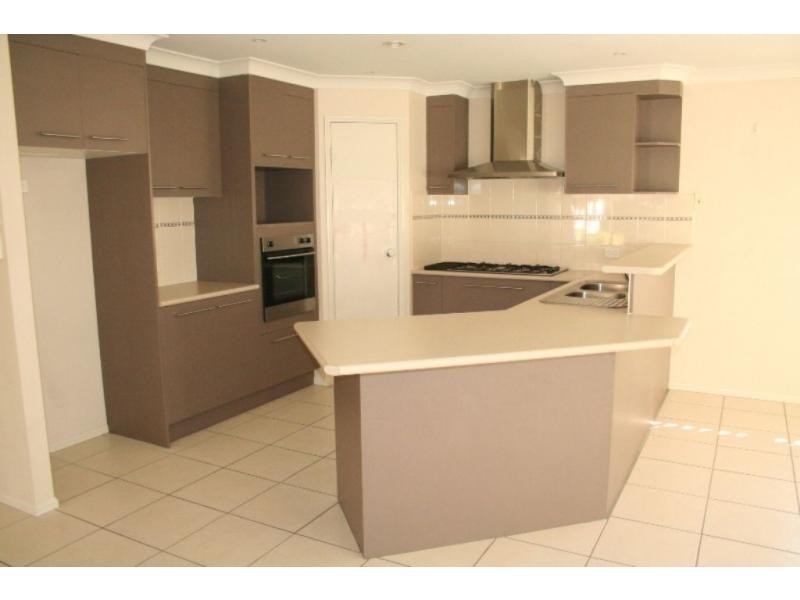 42 Hazlehead Place, Oxley QLD 4075