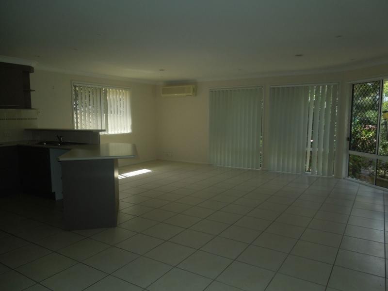 42 Hazlehead Place, Oxley QLD 4075