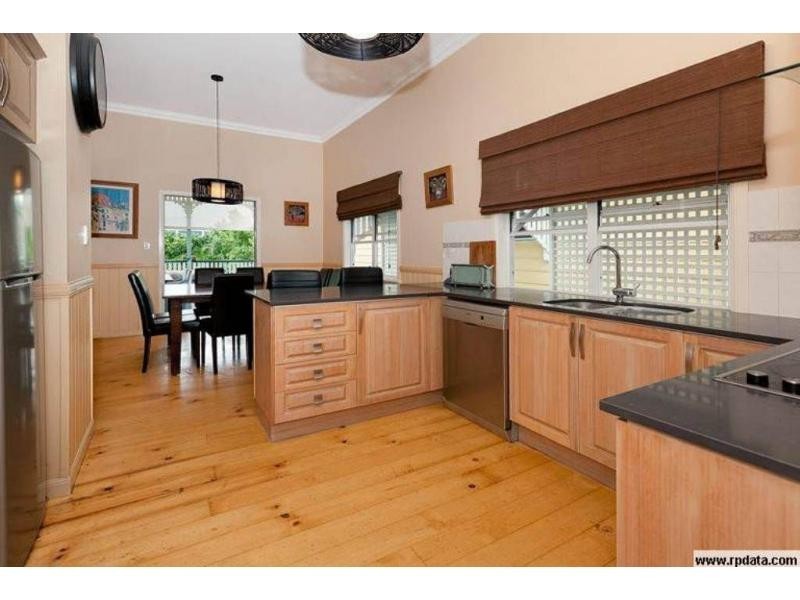 17 Lockwood Street, Sherwood QLD 4075