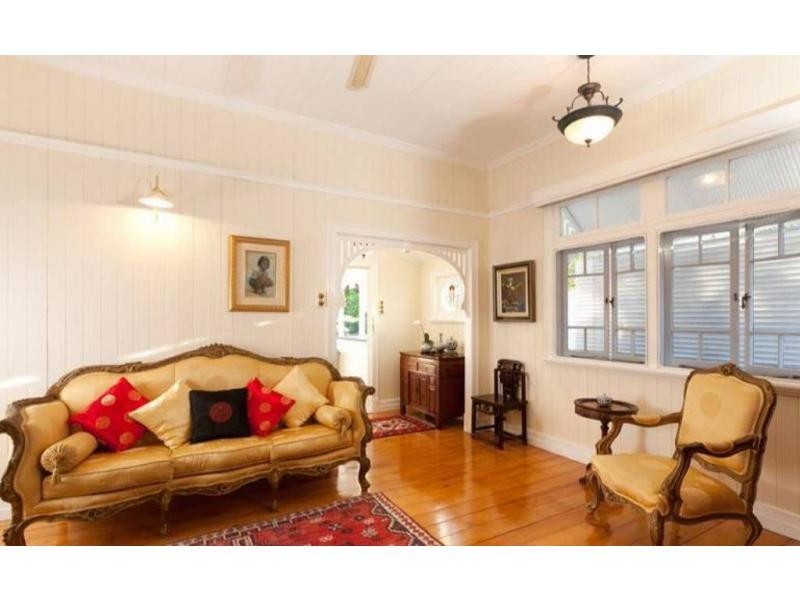 82 Hargreaves Avenue, Chelmer QLD 4068