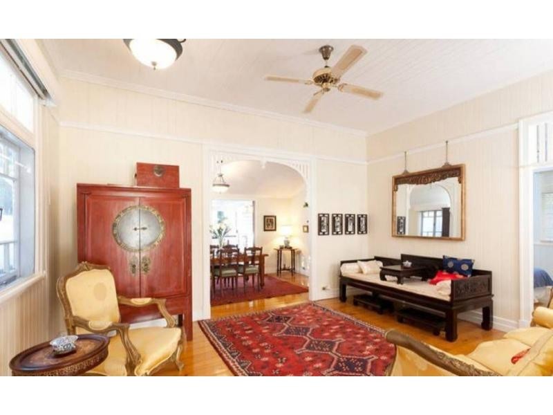 82 Hargreaves Avenue, Chelmer QLD 4068