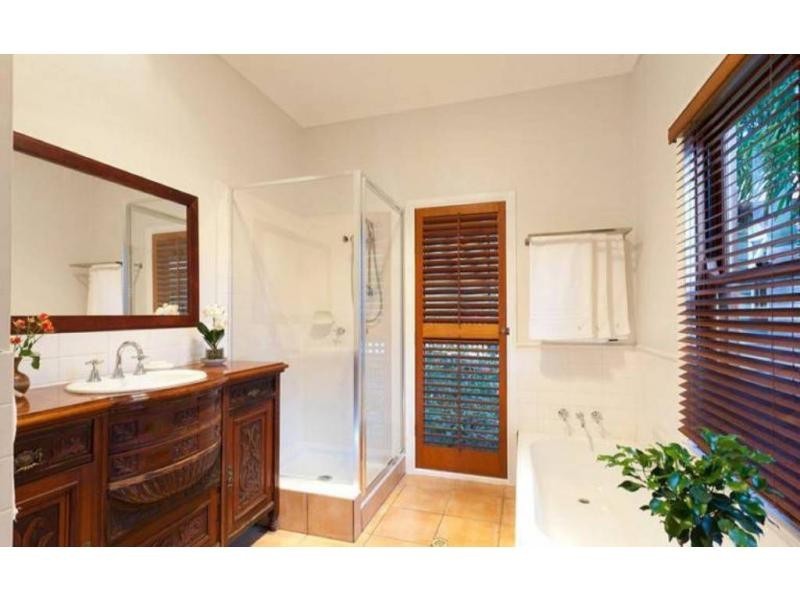 82 Hargreaves Avenue, Chelmer QLD 4068