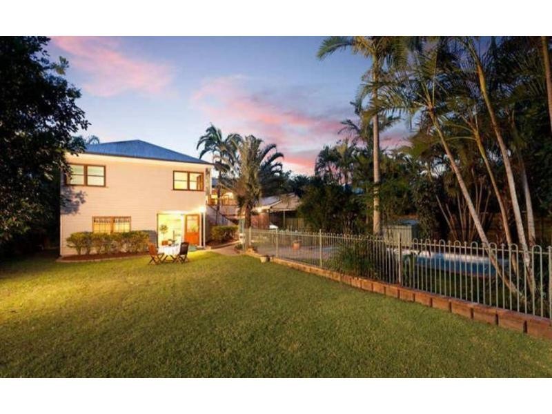 82 Hargreaves Avenue, Chelmer QLD 4068